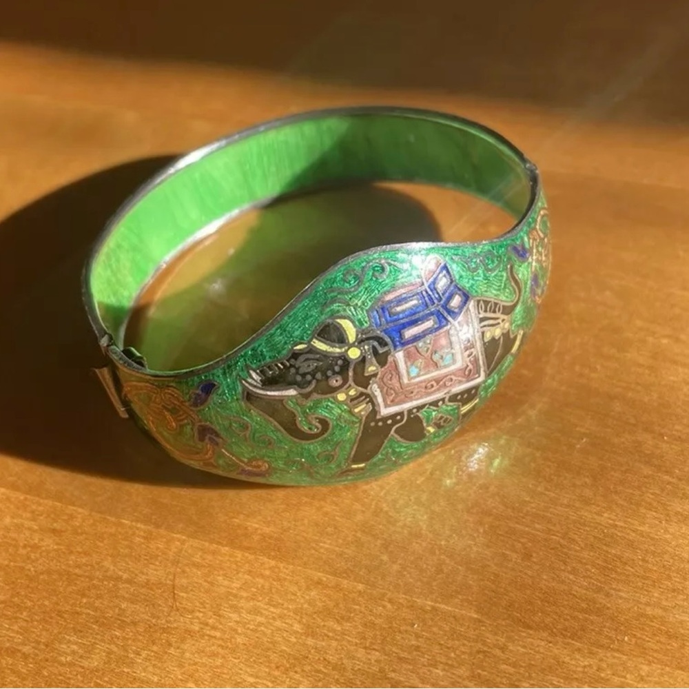 Vintage/Antique Rajasthani Sterling Silver And Enamel Bangle Bracelet. Elephants